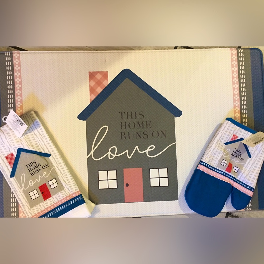 Country Kitchen & Love 3pc Decor Lot: cushioned floor mat,pot holder & towel